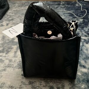 Crossbody tote